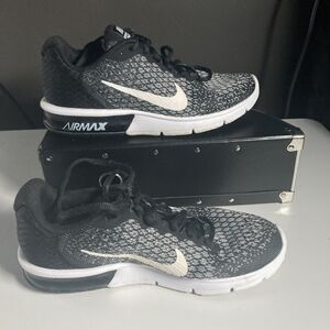 Nike Air Max Sequent 2 Sneakers (Men’s Size 6.5) Black, White & Gray Shoes